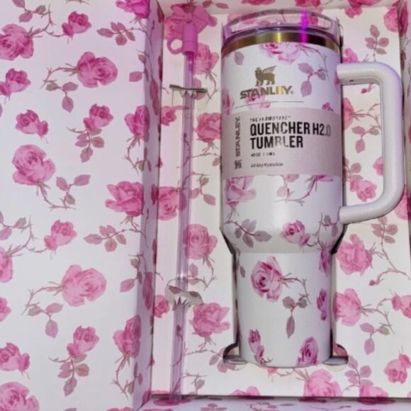 Stanley x Love Shack Fancy Tumbler 40oz Holiday Rosa Beaux White-Gift Bo…